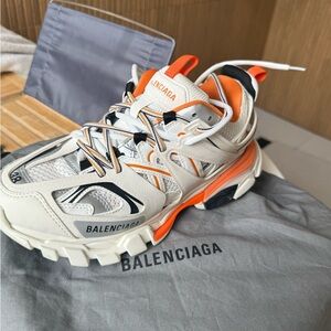 TRACK SNEAKER IN WHITE BALENCIAGA SIZE 8, I only used it 1 time